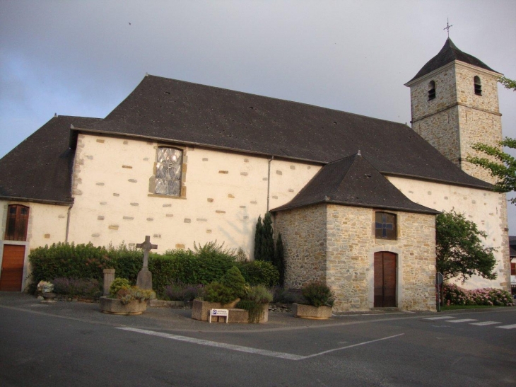 Moumour (64400) église