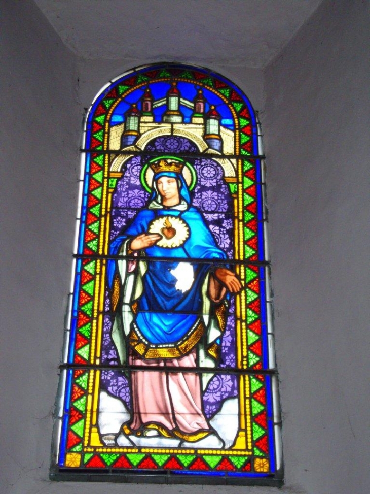 Osse-en-Aspe (64490) église,  vitrail  Sacré Coeur de Marie