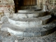 Photo suivante de Ostabat-Asme Détail : petit escalier en pierres de la chapelle Saint-Nicolas à Harambeltz.