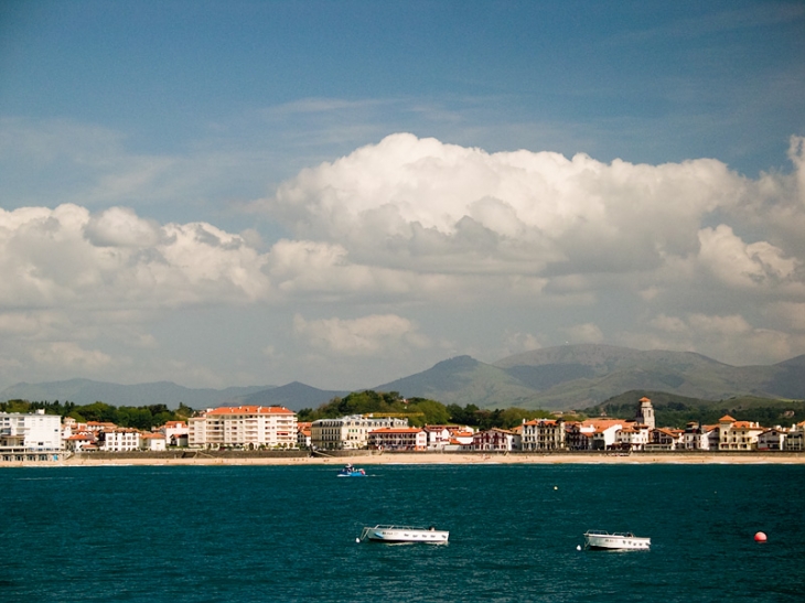 Vue sur la ville et l'église - Saint-Jean-de-Luz