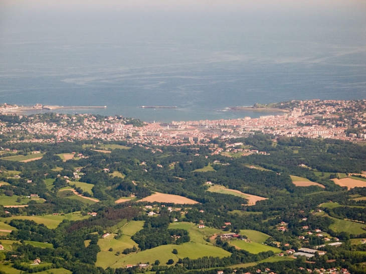 Saint-Jean et sa baie depuis le sommet de la Rhune - Saint-Jean-de-Luz