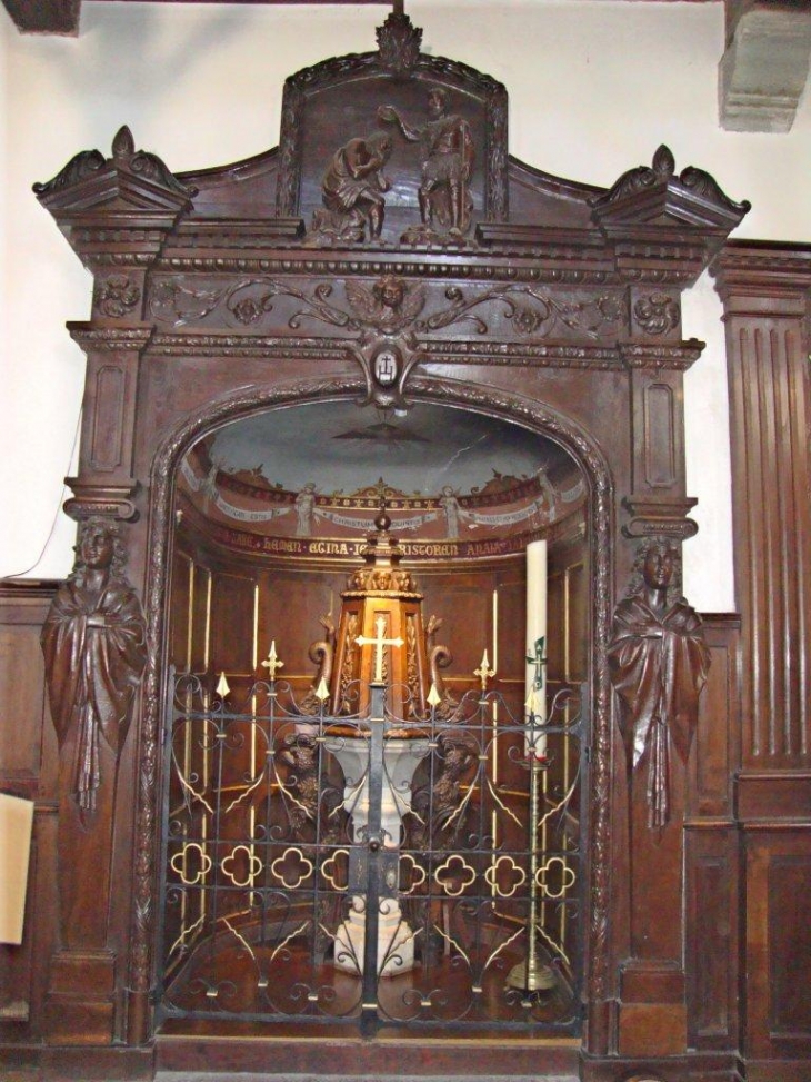 St.Jean-de-Luz, église St.Jean-Baptiste, font baptismal - Saint-Jean-de-Luz