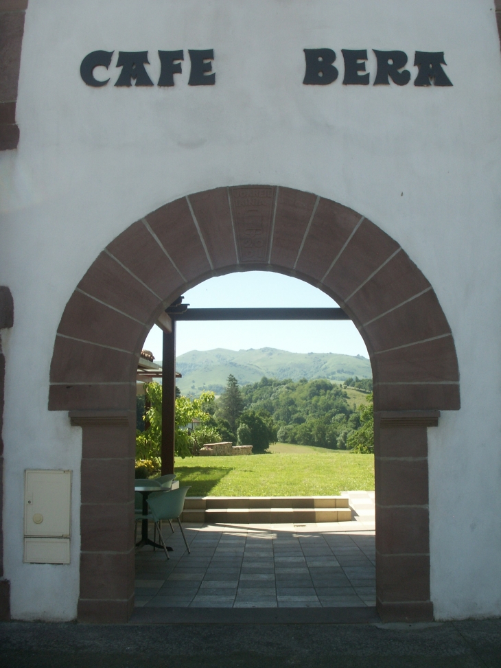 Cafe Bera Vue - Saint-Jean-le-Vieux