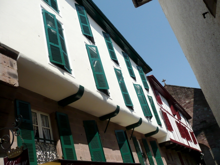 Maisons à colombage. - Saint-Jean-Pied-de-Port