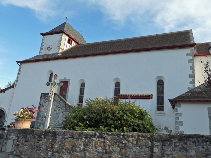 L'église - Saint-Just-Ibarre