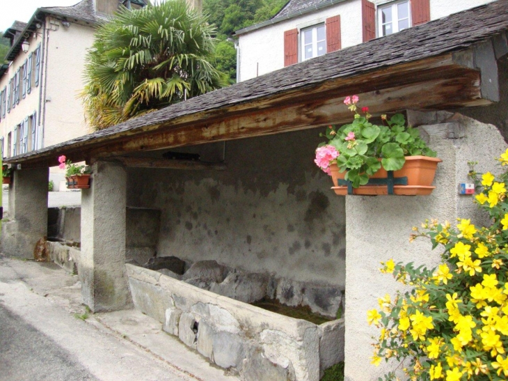 Sarrance (64490) lavoir