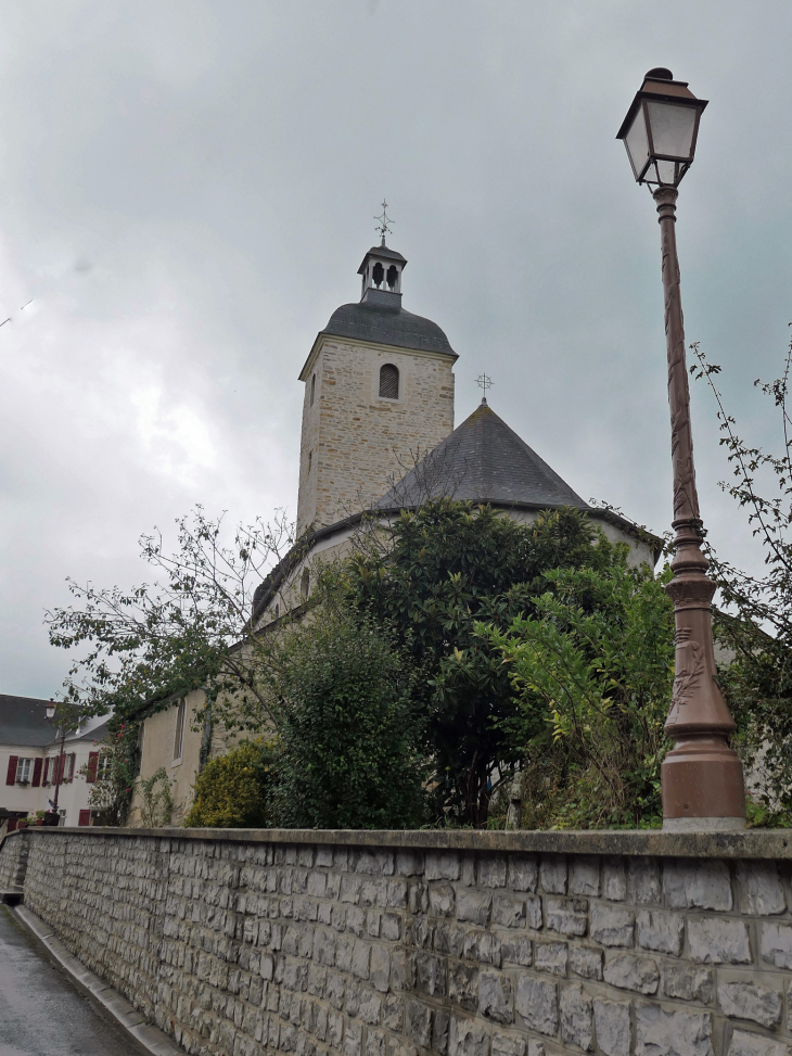 Vers l'église - Saucède