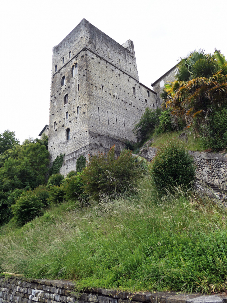 La tour Monréal - Sauveterre-de-Béarn