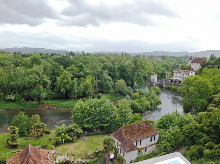 Le gave d'Oloron vu de l'esplanade de la mairie - Sauveterre-de-Béarn