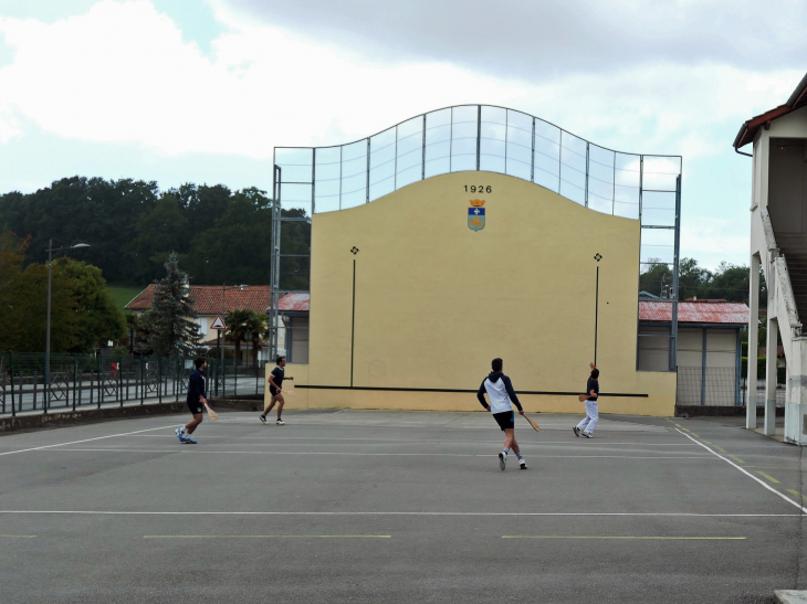 Les joueurs de pelote basque à l'entraînement - Sauveterre-de-Béarn