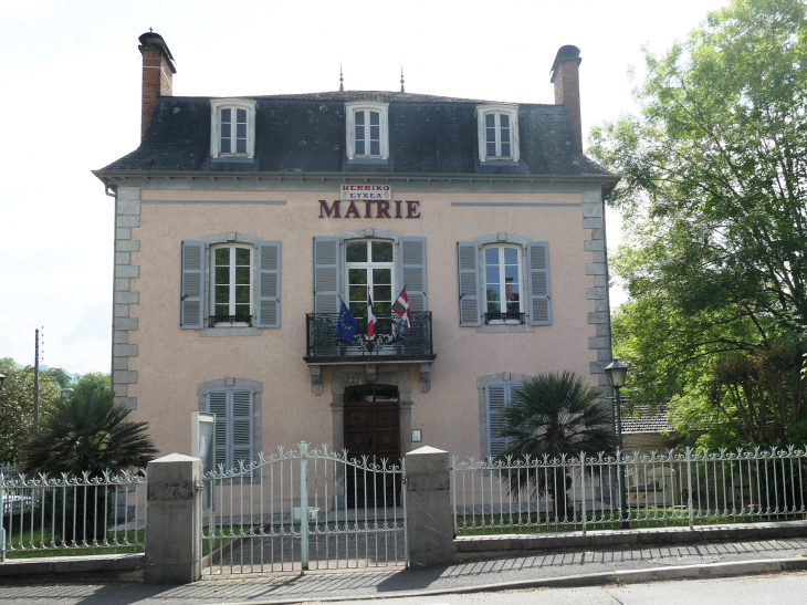 La mairie - Tardets-Sorholus