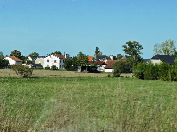 Vue sur le village - Tarsacq