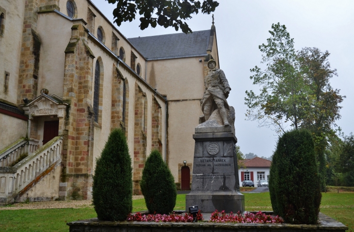 Monument aux Morts - Ustaritz