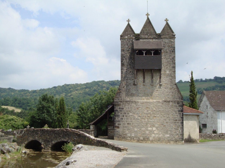 Viodos-Abense-de-Bas (64130) à Abense-de-Bas, église