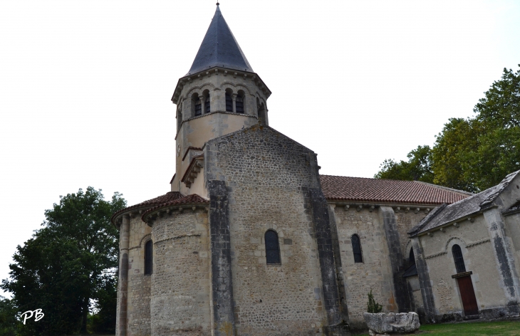 +église Saint-Symphorien ( Romane 12 Em Siècle ) - Biozat