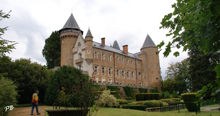 -Château Médiéval du 13 Em Siècle  - Busset