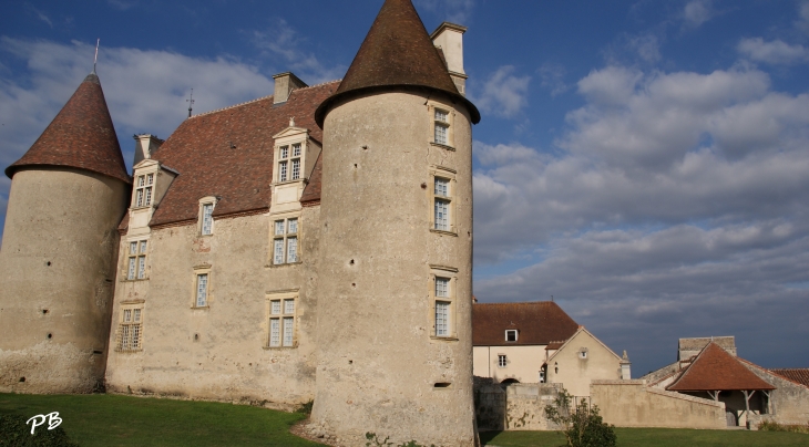 Château-de-chareil-cintrat ( 16 Em Siècle )