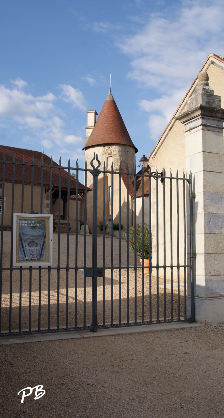 &Château de Chareil-Cintrat ( 16 Em Siècle )