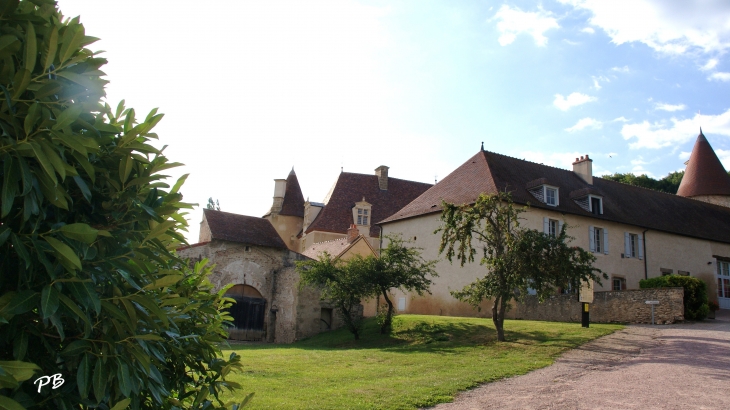 &Château de Chareil-Cintrat ( 16 Em Siècle )