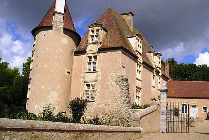 Le château - Chareil-Cintrat