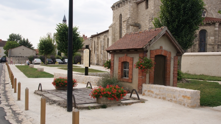 Bascule Publique - Charroux