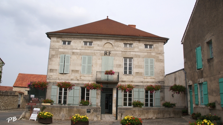 Mairie - Charroux