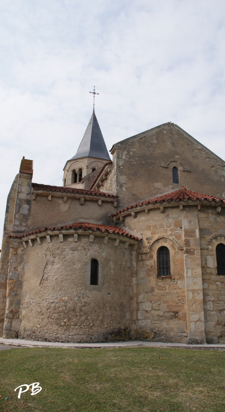 +église Sainte-Radegonde ( romane 12 Em Siècle ) - Cognat-Lyonne