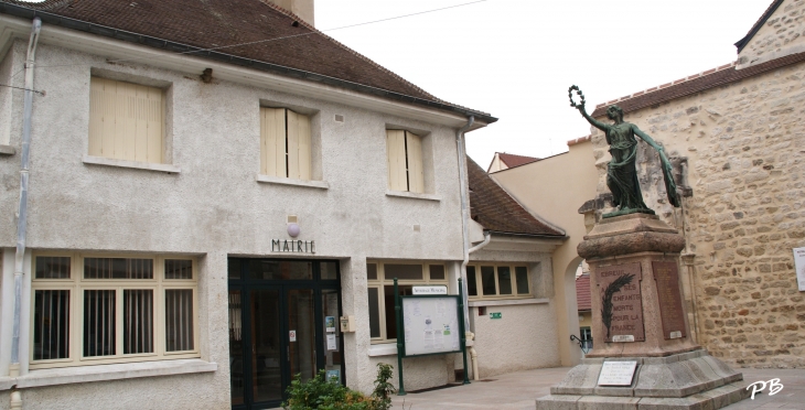 Mairie - Ébreuil