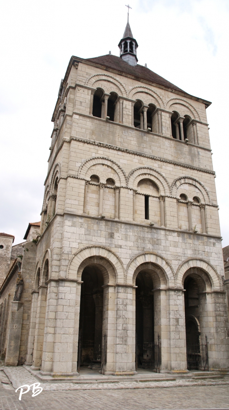 Abbatiale Saint-Léger ( X Em/ XV Em Siècle ) - Ébreuil