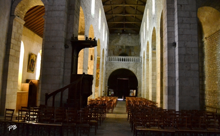 Abbatiale Saint-Léger ( X Em/ XV Em Siècle ) - Ébreuil