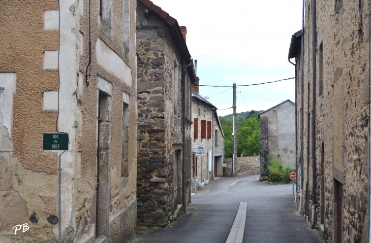  - Ferrières-sur-Sichon