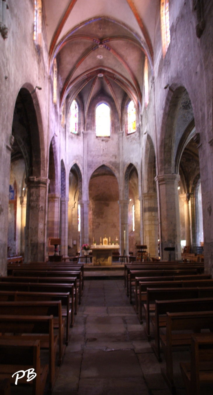 +Eglise Sainte-Croix de Gannat ( 12 Em Siècle )