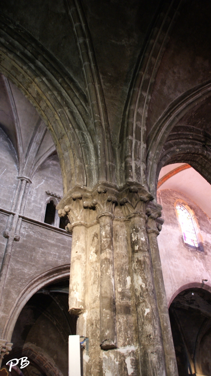 +Eglise Sainte-Croix de Gannat ( 12 Em Siècle )