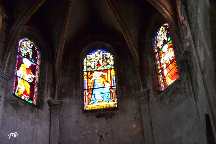 +Eglise Sainte-Croix de Gannat ( 12 Em Siècle )