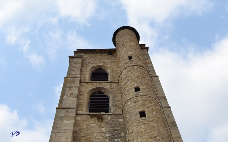 +Eglise Sainte-Croix de Gannat ( 12 Em Siècle )