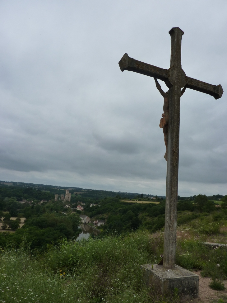 Vue du village pars les chemins de randos - Hérisson