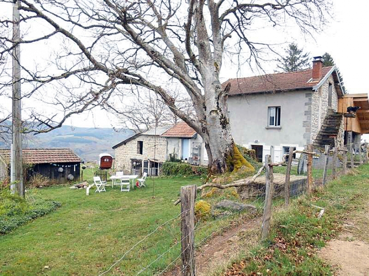 Maison dans la montagne bourbonnaise - La Chabanne