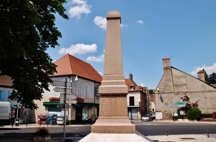 Monument aux Morts - Le Donjon