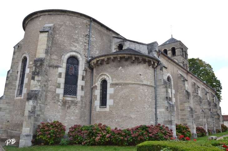 .Eglise Saint-Bonnet ( 14 Em Siècle ) - Saint-Bonnet-de-Rochefort
