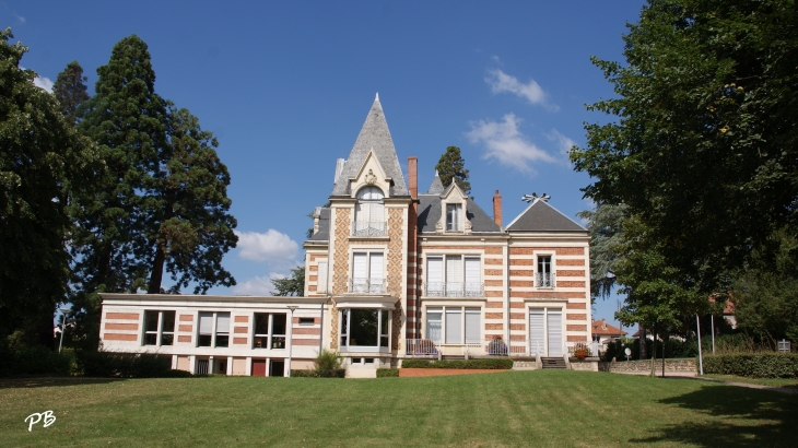 Hotel-de-Ville - Saint-Germain-des-Fossés