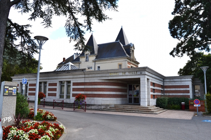 Hotel-de-Ville - Saint-Germain-des-Fossés