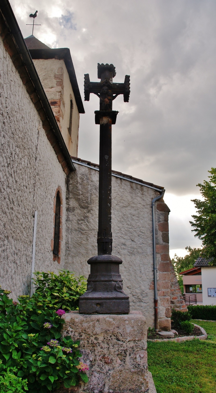 Croix - Saint-Pierre-Laval