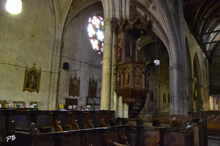 &Eglise Sainte-Croix ( 11 Em Siècle ) - Saint-Pourçain-sur-Sioule