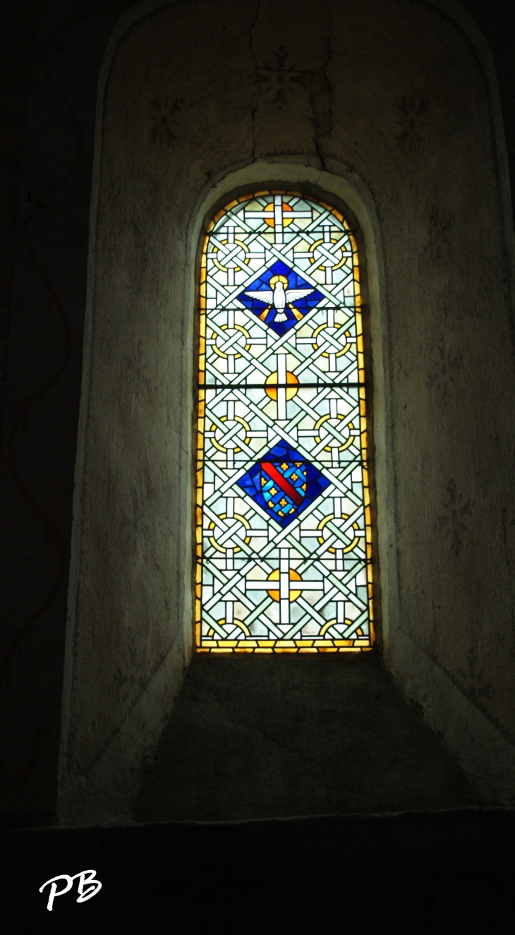 .église Romane Saint-Martial du 12 Em Siècle  - Seuillet