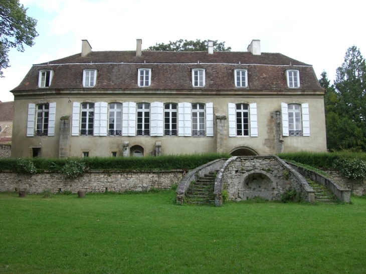 La Maison St Odilon, demeure des Frères de St Jean, lieu de Séminaire - Souvigny