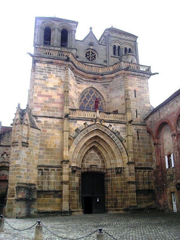 Façade de l'église prieurale - Souvigny