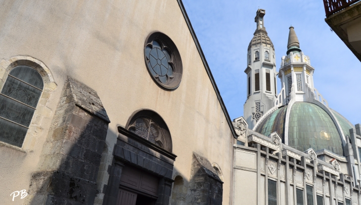 église Notre-Dame des Malades et l'église Saint Blaise qui ne forme qu'un seul édifice  - Vichy