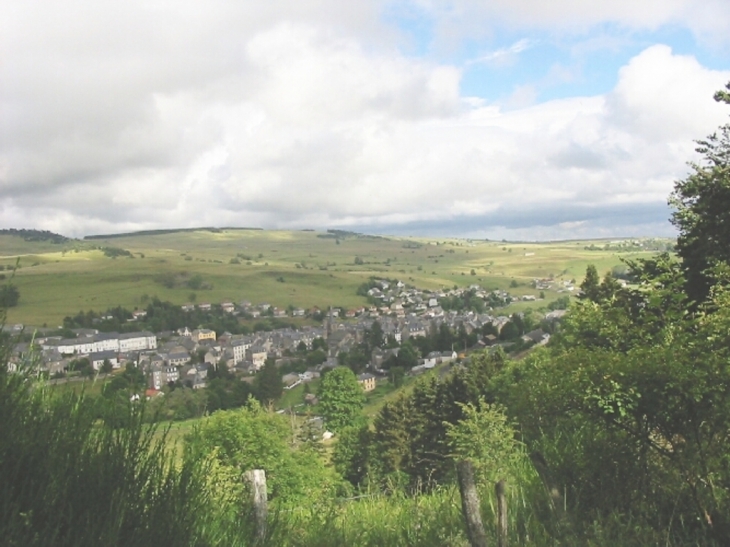 Vue du bourg - Allanche