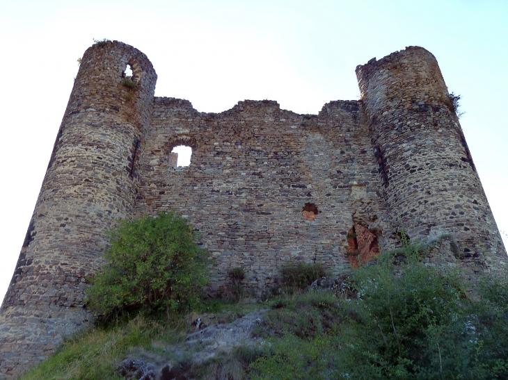 Au pied du château - Alleuze