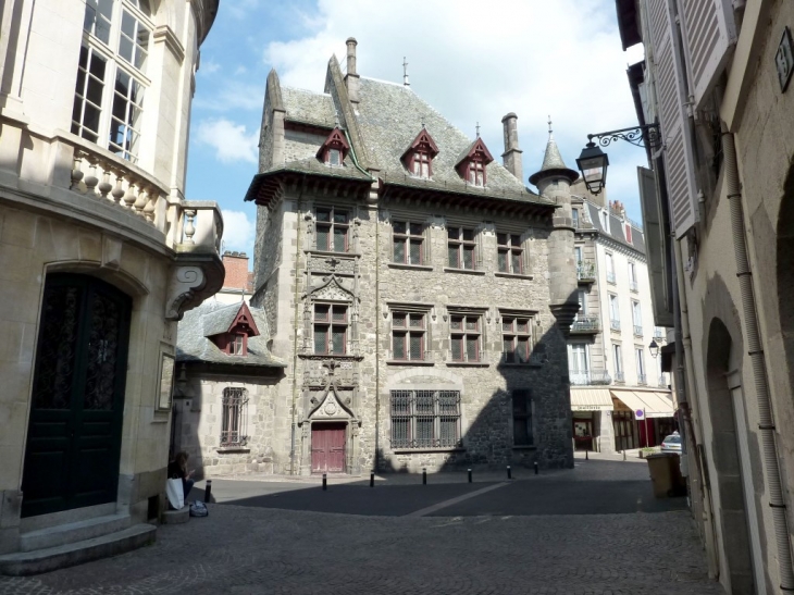 Aurillac -  maison ancienne